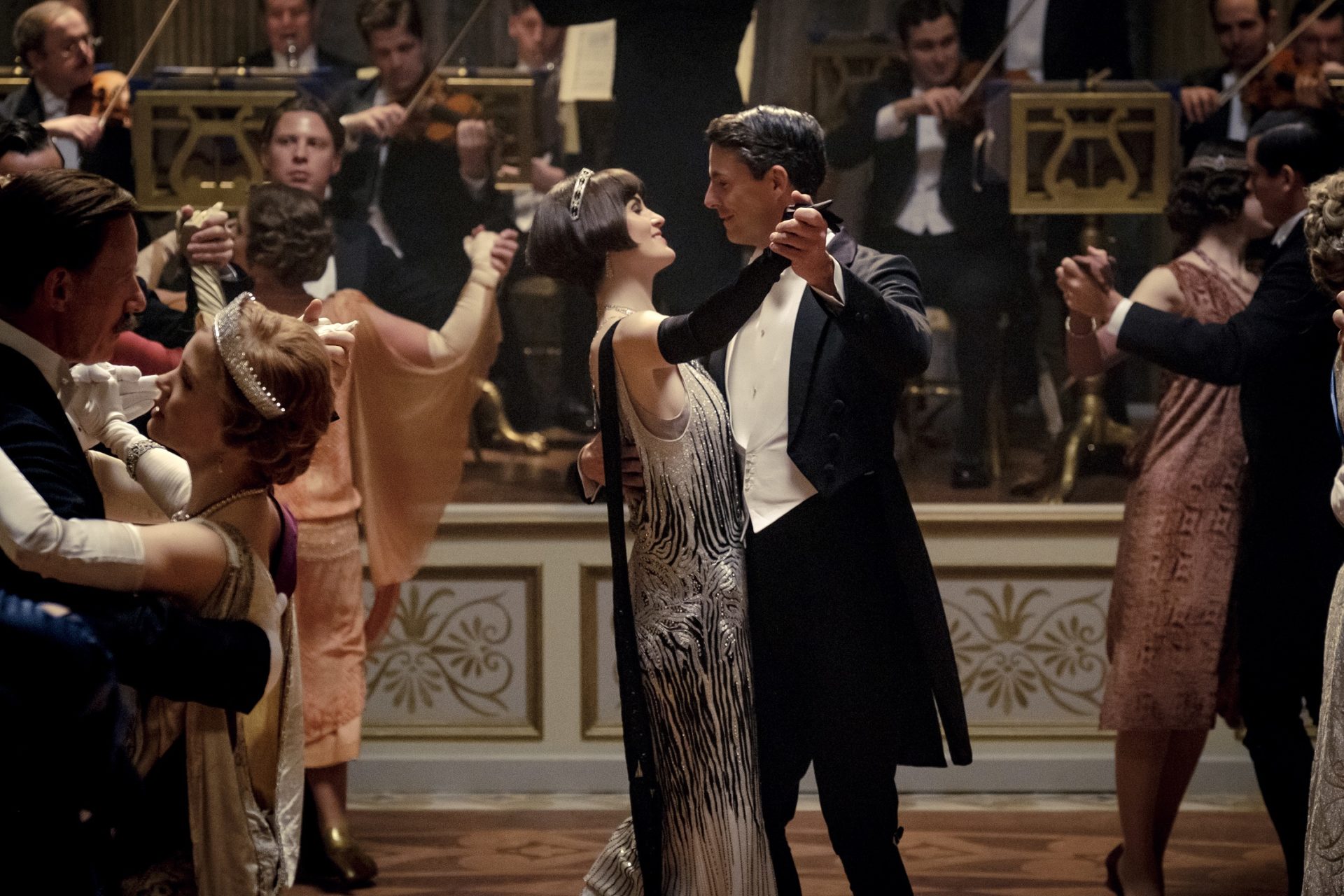 《唐頓莊園》皇家盛宴大銀幕呈現　英國演員齊聚飆演技