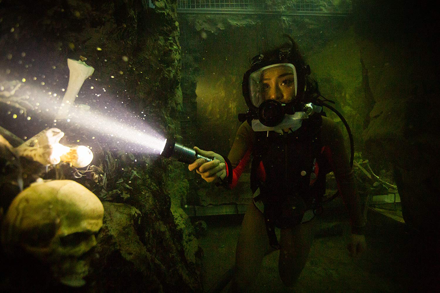 《絕鯊47：猛鯊出籠》新品種巨鯊竟藏地下古墓　深海馬雅古城真實存在！