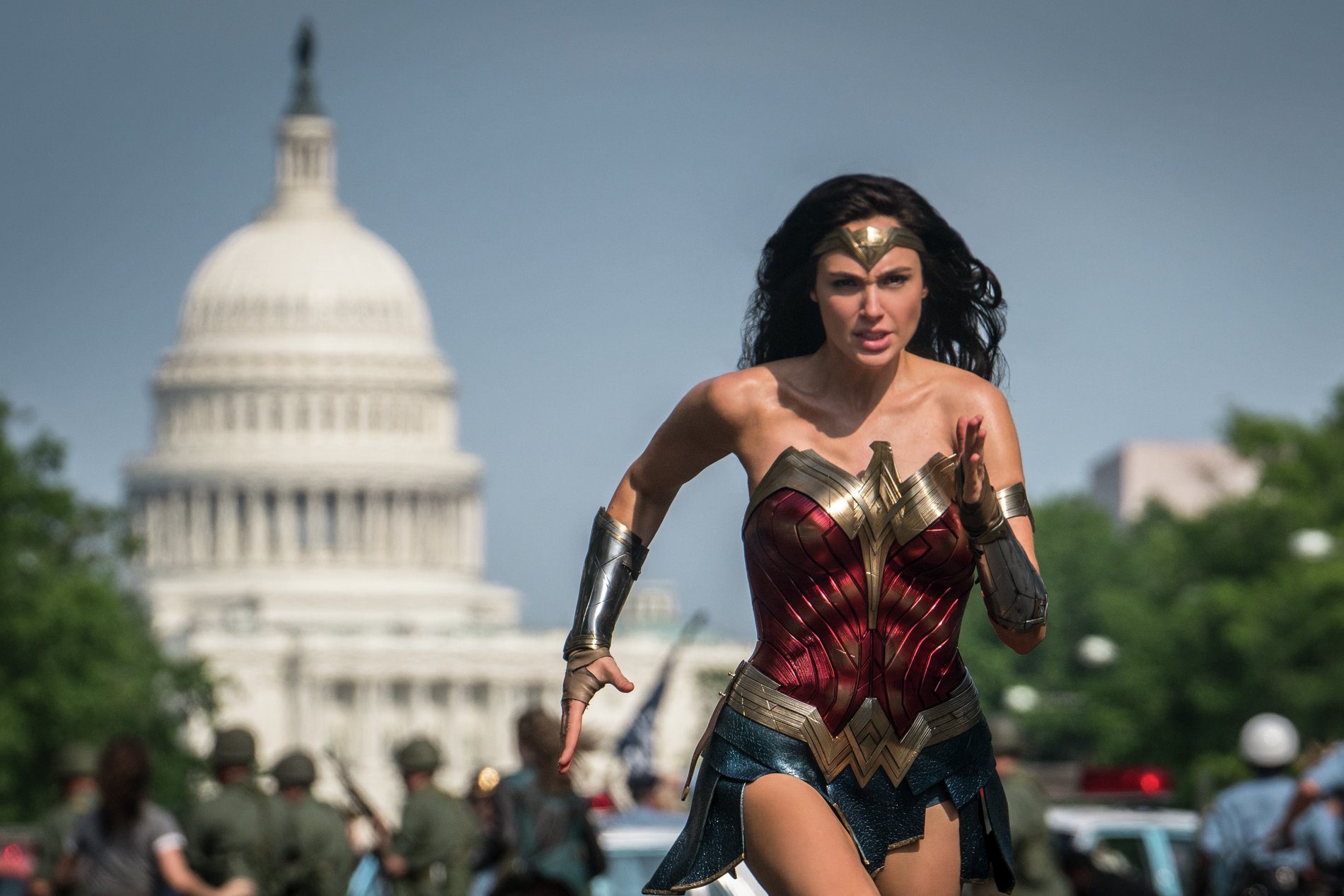 年度壓軸電影《神力女超人1984》亞馬遜賽事IMAX磅礡呈現　神力女超人大戰反派豹女