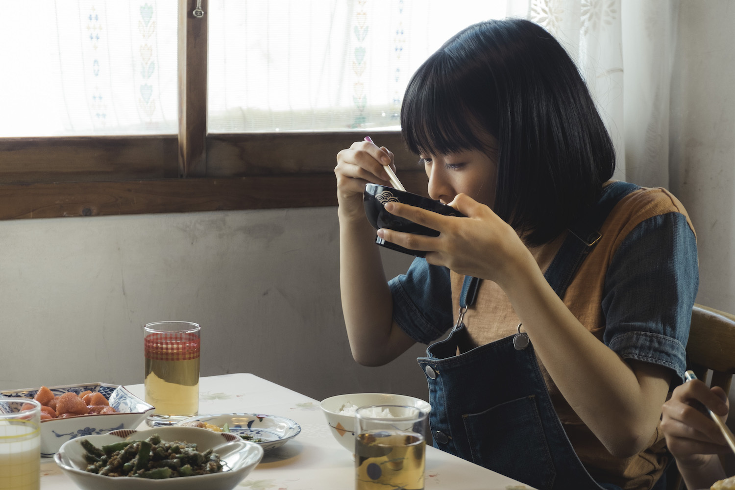 日本影帝永瀨正敏拍攝《最初的晚餐》感慨憶亡母　吃森七菜手作飯糰感動直呼：好美味！