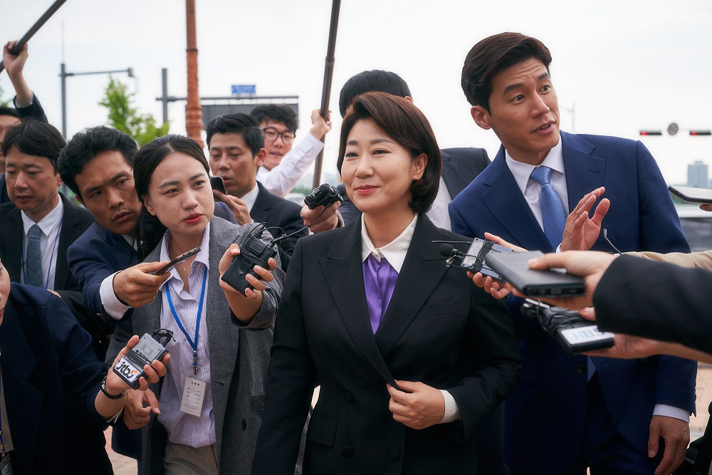 《政客誠實中》驚見「女版林俊傑」道德淪喪　候選人為奪選票竟「賜死」親奶奶