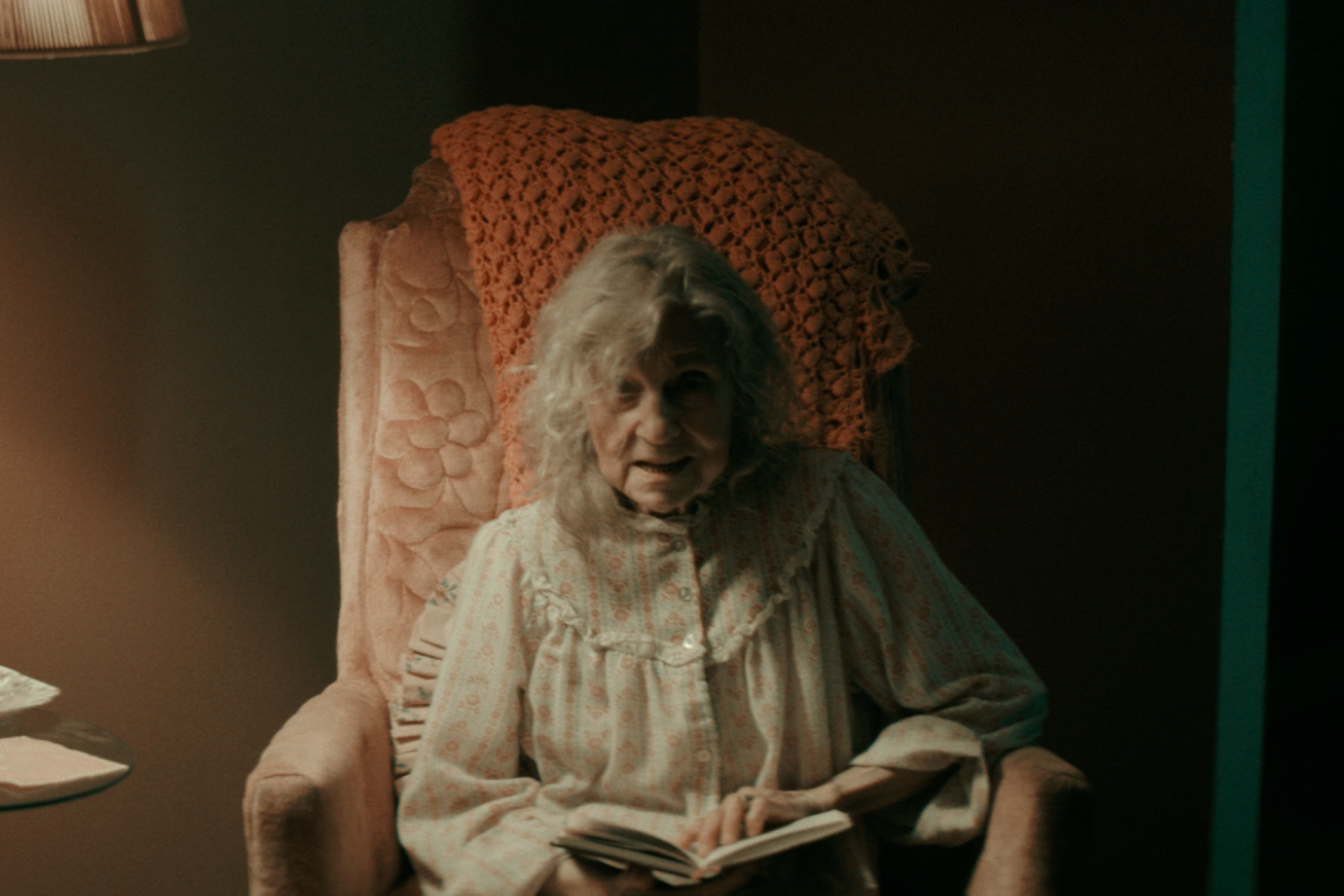 《守靈魘》拍攝頻傳靈異巧合男主角「入戲走火入魔」  資深女星林恩科恩最後遺作