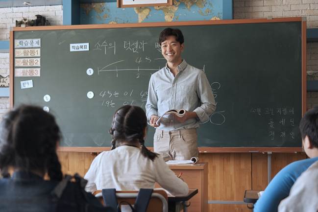 《雙面追緝》人氣型男裴秀彬演出暖男擄獲粉絲心　迷人笑容背後暗藏不為人知的秘密