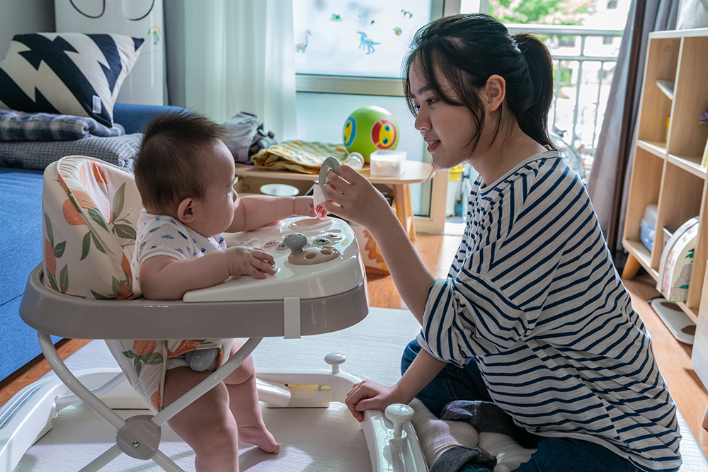 金香起《孩子別哭》扮少女保母　片場「冷漠」卻魅力十足導演演員樂當超級粉絲